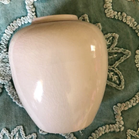 Small Beige & Metallic Gold Japanese Porcelain Ceramic Jar With Peacock Birds - Picture 9 of 15